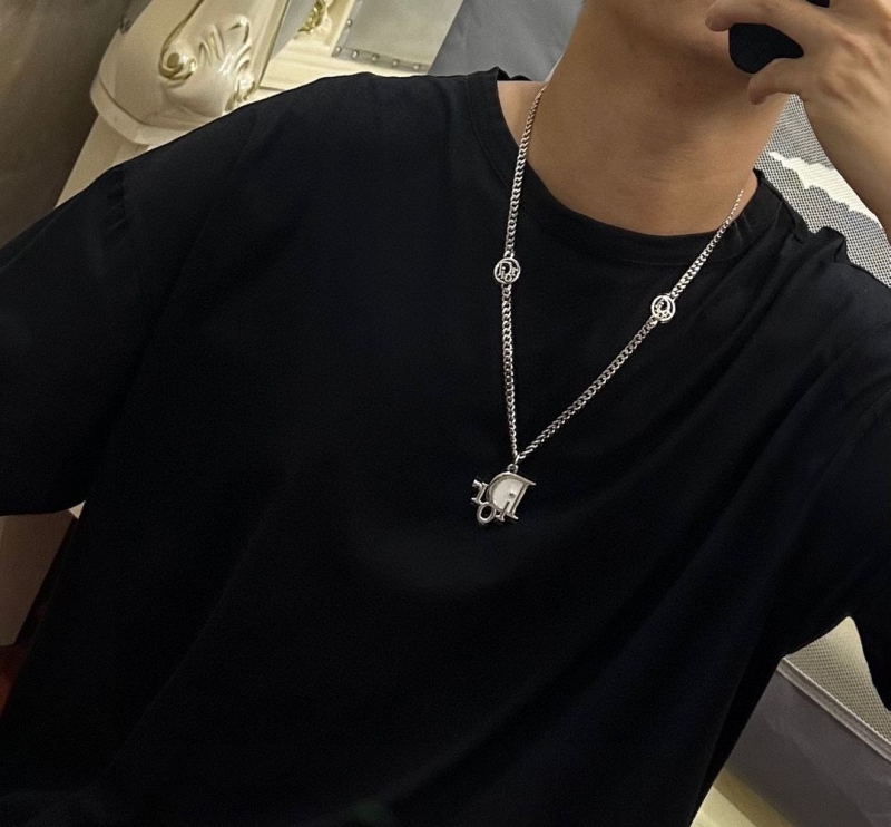 chr1st1an D10r necklaces